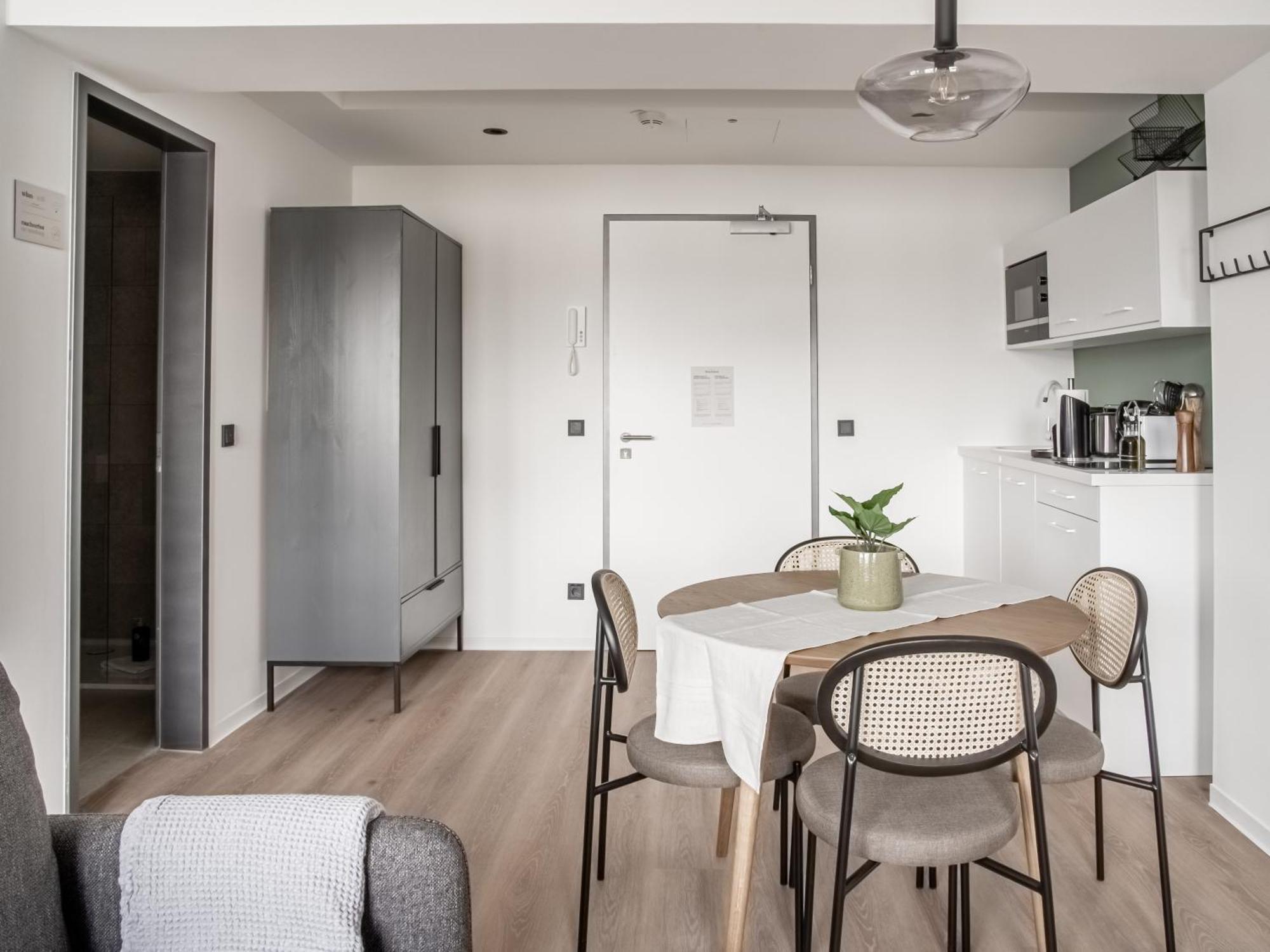 Limehome Saarbruecken Berliner Promenade Ruang foto