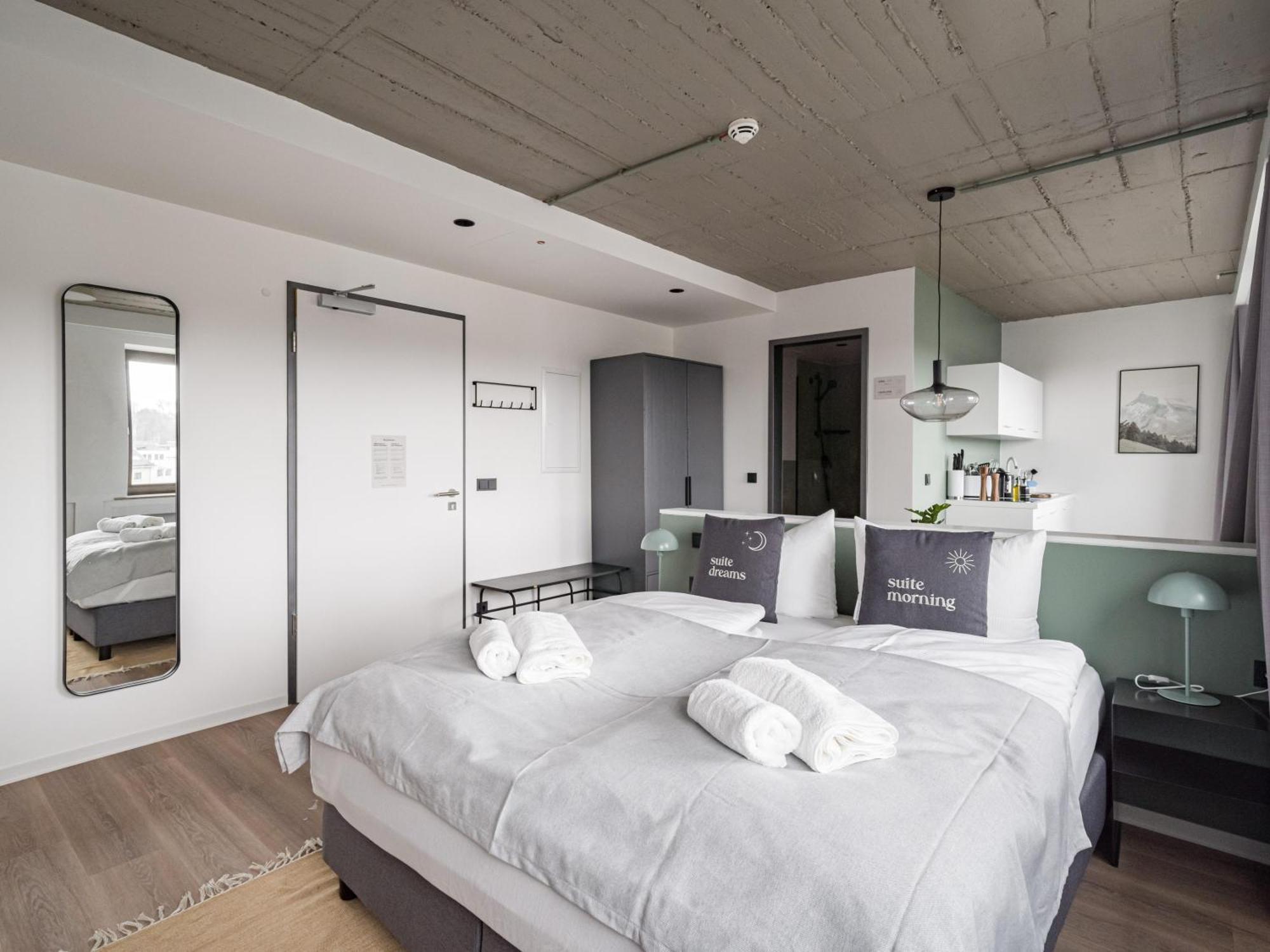 Limehome Saarbruecken Berliner Promenade Ruang foto